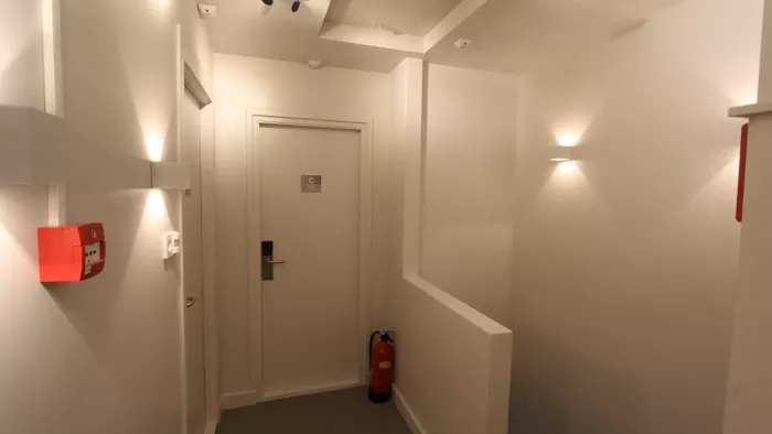 Controle schilder en spuitwerk Hotel